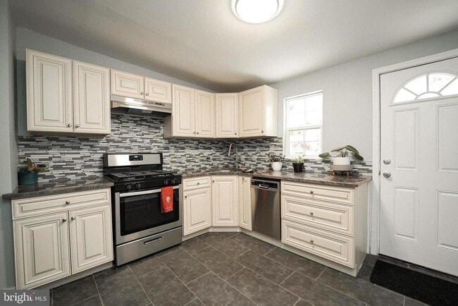 1847 E Harold St in Philadelphia, PA - Building Photo - Building Photo