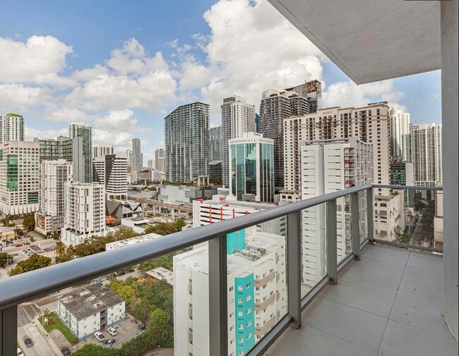 1010 SW 2nd Ave, Unit 2004 in Miami, FL - Foto de edificio - Building Photo