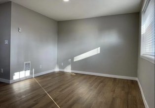 15202 Grant Ave SW-Unit -2 in Tacoma, WA - Building Photo - Building Photo