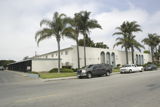 Portofino Apartments in Oxnard, CA - Building Photo - Building Photo