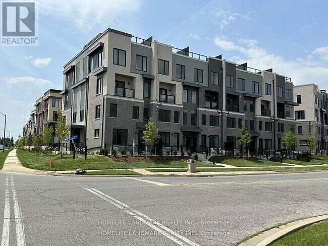 3538 Colonial Dr in Mississauga, ON - Building Photo - Building Photo