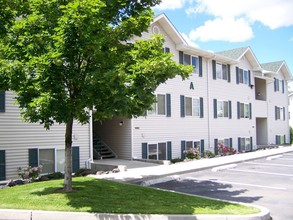 Canyon Greens Apartments in Spokane, WA - Foto de edificio - Building Photo