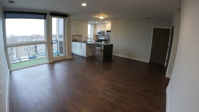 3301 N Sheffield Ave in Chicago, IL - Building Photo - Building Photo