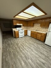 920 W Perdew Ave in Ridgecrest, CA - Building Photo - Building Photo