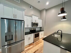 409 Lackawanna Ave, Unit 215 in Scranton, PA - Foto de edificio - Building Photo