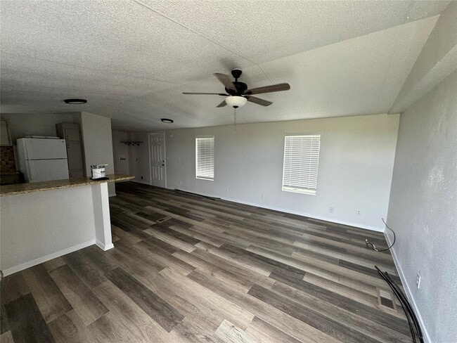 112 Thomas Park Dr in Hutto, TX - Building Photo - Building Photo