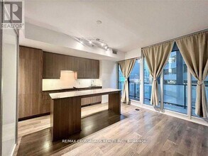 426 University Ave in Toronto, ON - Building Photo - Building Photo