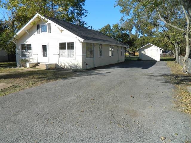 110 W Mulberry St in Leonard, TX - Building Photo - Building Photo
