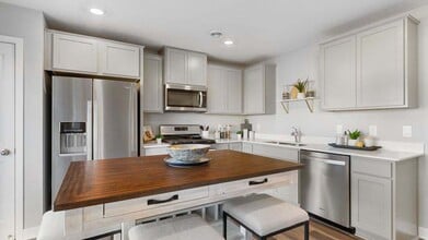 5126 Stable View Dr in Woodbury, MN - Building Photo - Building Photo