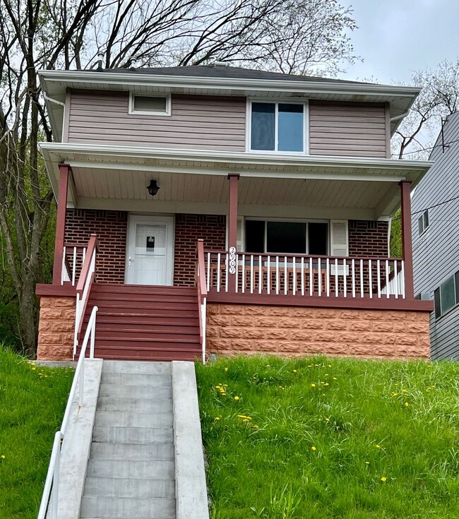 property at 2909 Homehurst Ave