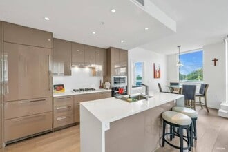 5289 Cambie St in Vancouver, BC - Building Photo - Building Photo