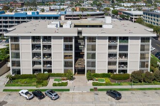 7811 Eads Ave in San Diego, CA - Foto de edificio - Building Photo