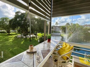 5071 W Oakland Park Blvd in Lauderdale Lakes, FL - Building Photo - Building Photo