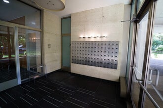 360 W Wellington Ave in Chicago, IL - Building Photo - Building Photo