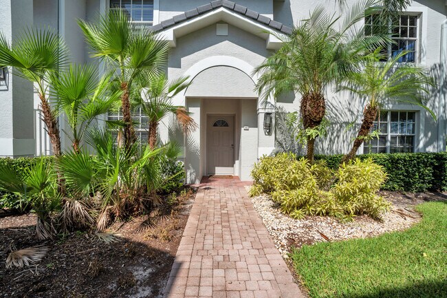 6025 Pinnacle Ln in Naples, FL - Foto de edificio - Building Photo