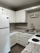 216 Colonial Heights Rd, Unit #15 in Kingsport, TN - Foto de edificio - Building Photo