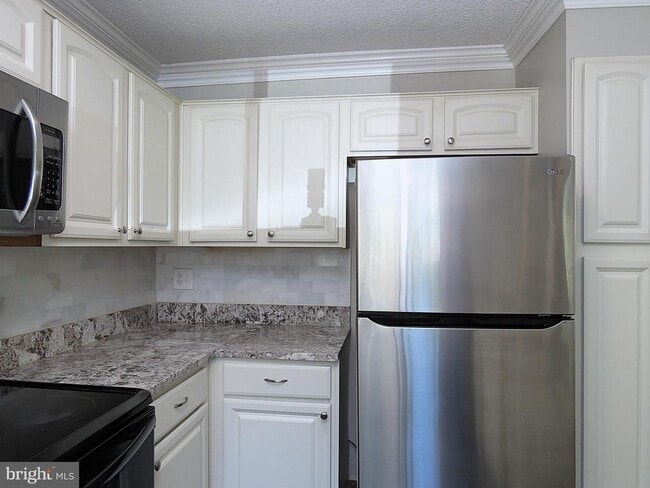 11701 Summerchase Cir in Reston, VA - Building Photo - Building Photo