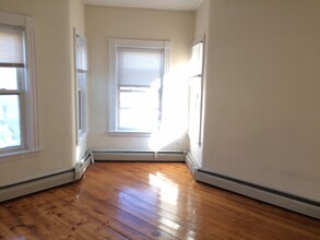 76 Hano St, Unit 76 in Boston, MA - Foto de edificio - Building Photo