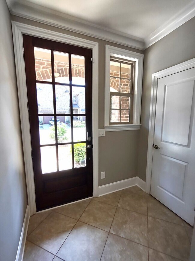 6432 Fairway Row Ln in Charlotte, NC - Foto de edificio - Building Photo