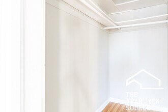 837 W Wolfram St in Chicago, IL - Building Photo - Building Photo