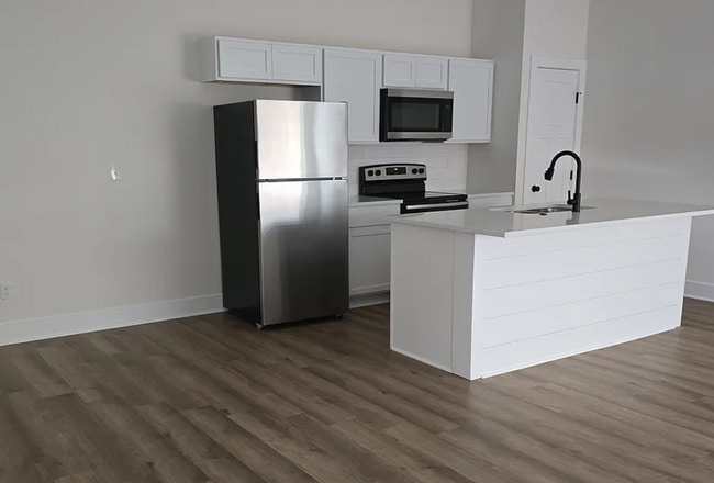 property at 625 Briarbrook Ln