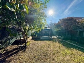 695 30th St in Oakland, CA - Building Photo - Building Photo