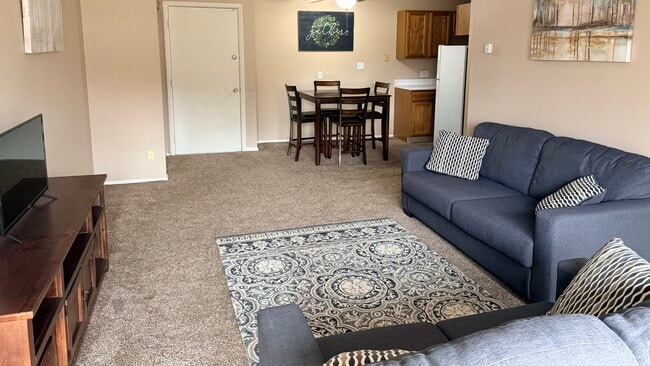 The Pointe on Fleur Apartments in Des Moines, IA - Building Photo - Building Photo