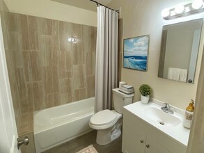 427 N Bahamas Dr in Tucson, AZ - Building Photo - Building Photo