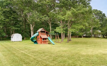 50 Jessup Ave in Quogue, NY - Foto de edificio - Building Photo