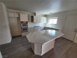 3749 Ponderosa St in Las Vegas, NV - Foto de edificio - Building Photo