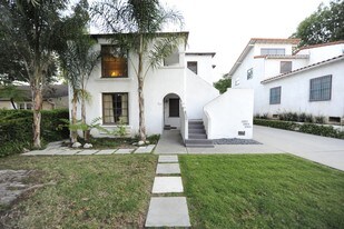 2802-2806 Angus St in Los Angeles, CA - Building Photo