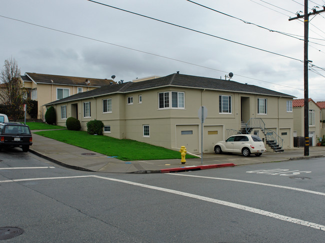 118-122 Magnolia Ave in South San Francisco, CA - Building Photo - Building Photo