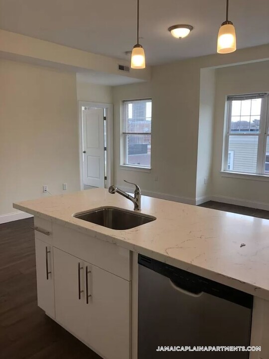 81 Amory St in Boston, MA - Building Photo