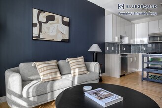 320 D St in Boston, MA - Building Photo - Building Photo