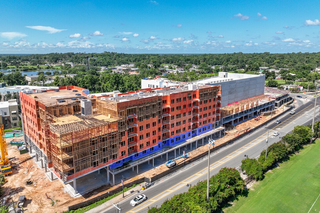 Perla at the Enclave in Tallahassee, FL - Building Photo