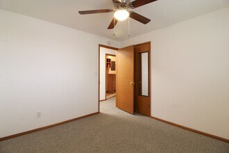 1618 W 7th Pl in Kennewick, WA - Foto de edificio - Building Photo