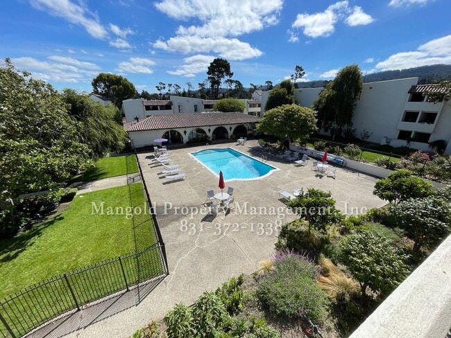 500 Glenwood Cir in Monterey, CA - Foto de edificio - Building Photo