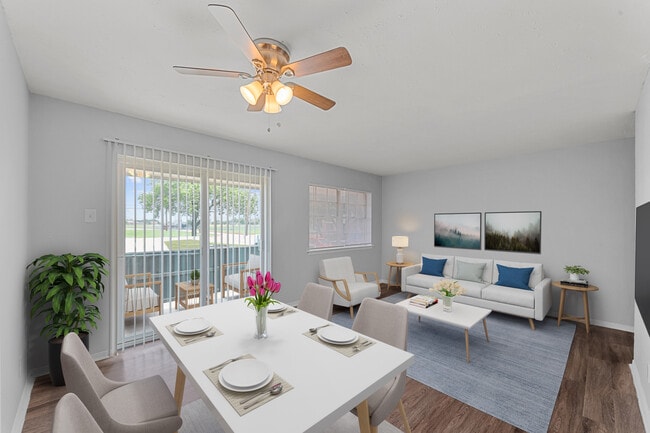 Donna Lynn Apartments in Grand Prairie, TX - Building Photo - Building Photo