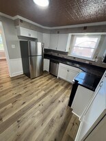 5333 Collomore Rd in Toledo, OH - Building Photo