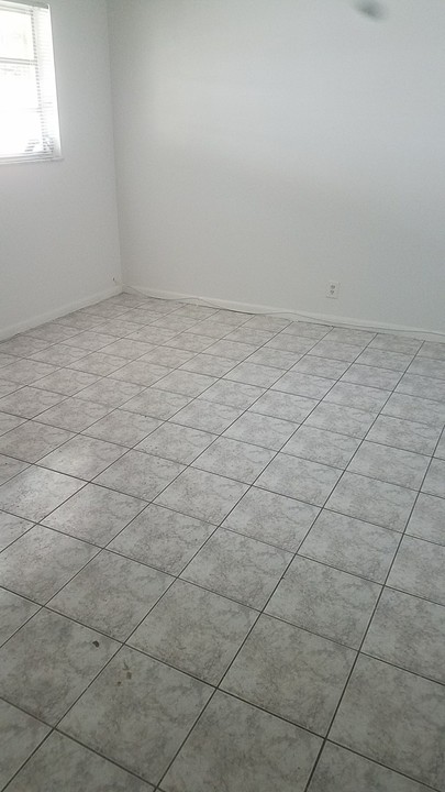4131 SW 24th Ct-Unit -2 in Fort Lauderdale, FL - Building Photo