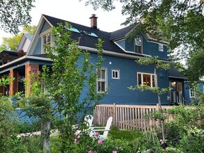 1119 Wesley Ave, Unit 1 in Evanston, IL - Building Photo - Building Photo