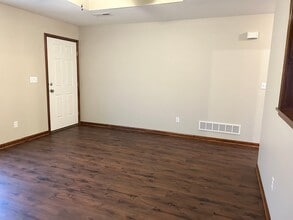 1200 NW Willow Dr in Grain Valley, MO - Building Photo - Building Photo