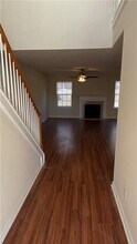 986 Hawthorn Ln in Grayson, GA - Foto de edificio - Building Photo