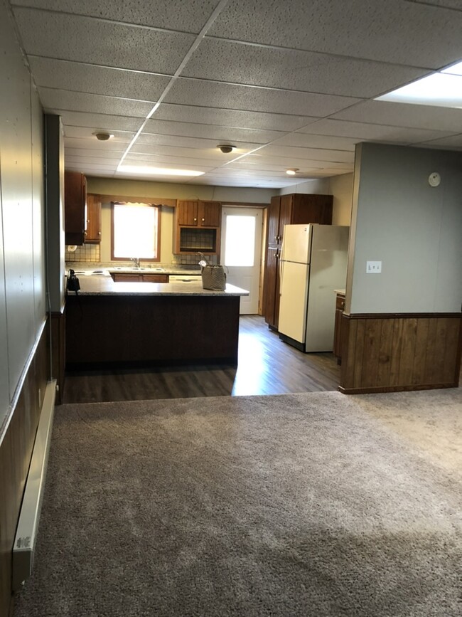 60 W Main St, Unit Apt. 3 in Platteville, WI - Building Photo - Building Photo