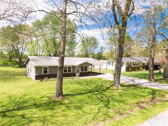property at 1551 N Stephens Ave