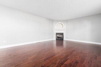 1098 Goldeneye Dr in Blacklick, OH - Building Photo - Building Photo