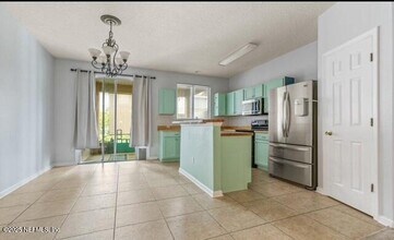 2338 Red Moon Dr in Jacksonville, FL - Building Photo - Building Photo