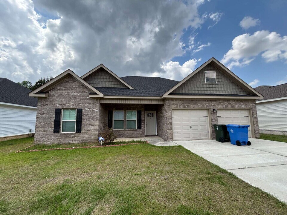 113 Sandpiper Ln in Dothan, AL - Building Photo