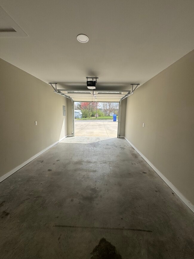 3811 McBroom Chapel Rd, Unit B in Cookeville, TN - Foto de edificio - Building Photo