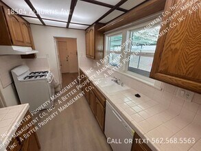 18504 Alburtis Ave in Artesia, CA - Building Photo - Building Photo